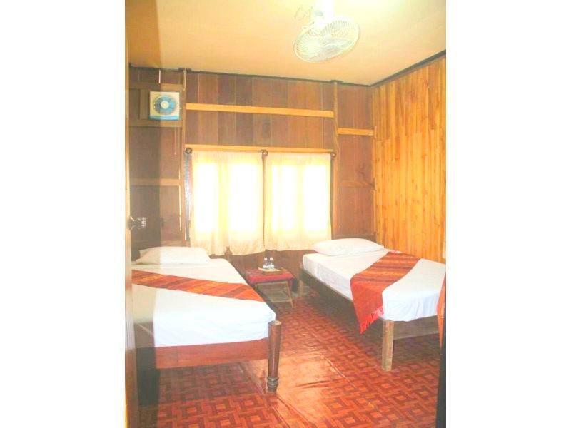 Lpq Backpackers Hostel Luang Prabang Luaran gambar