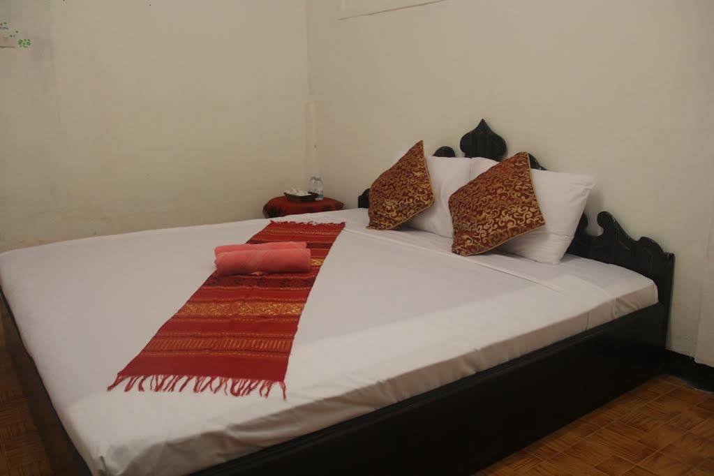 Lpq Backpackers Hostel Luang Prabang Luaran gambar