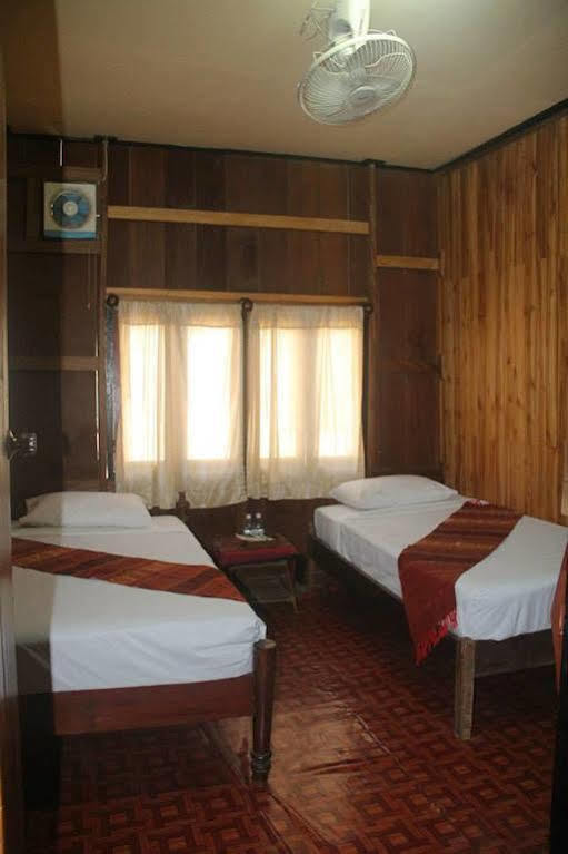 Lpq Backpackers Hostel Luang Prabang Luaran gambar