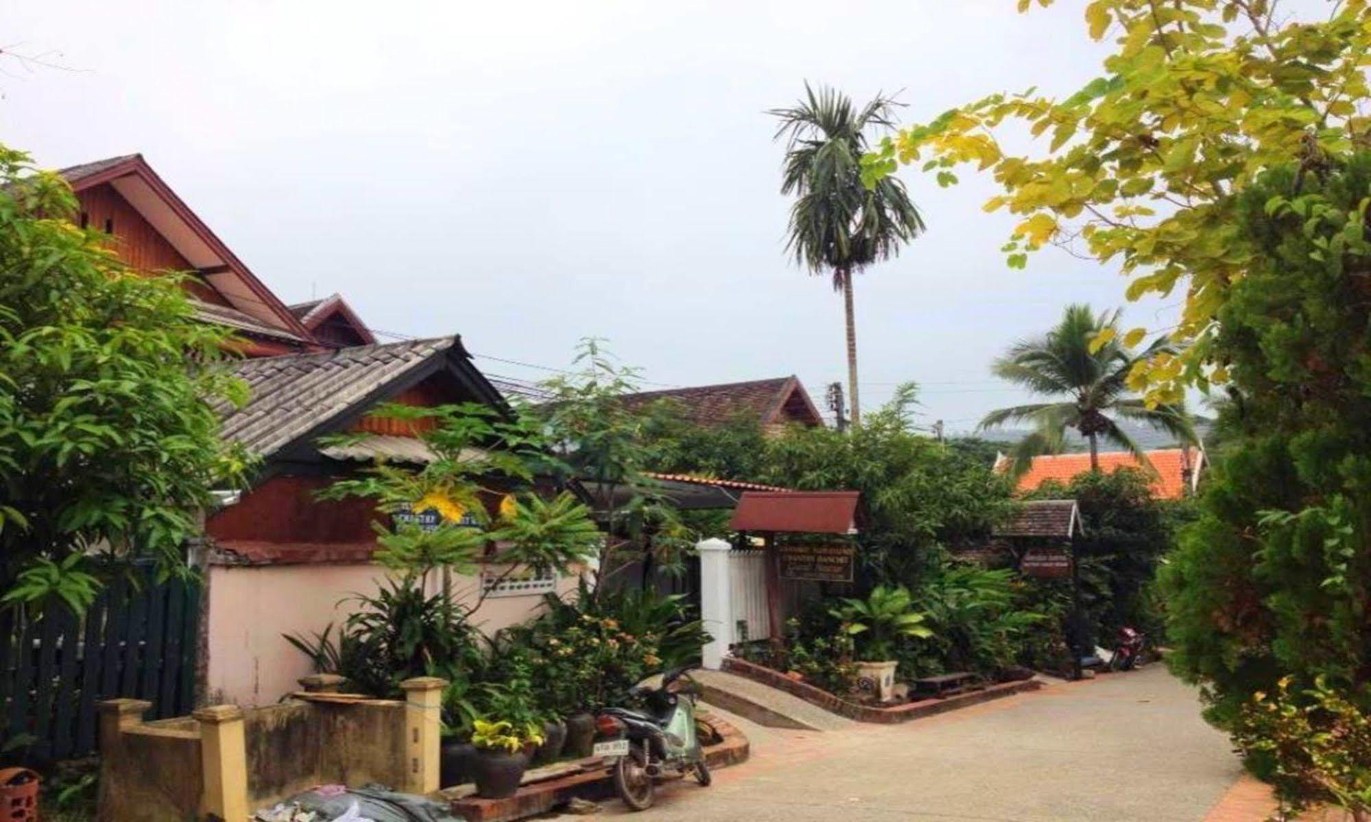 Lpq Backpackers Hostel Luang Prabang Luaran gambar