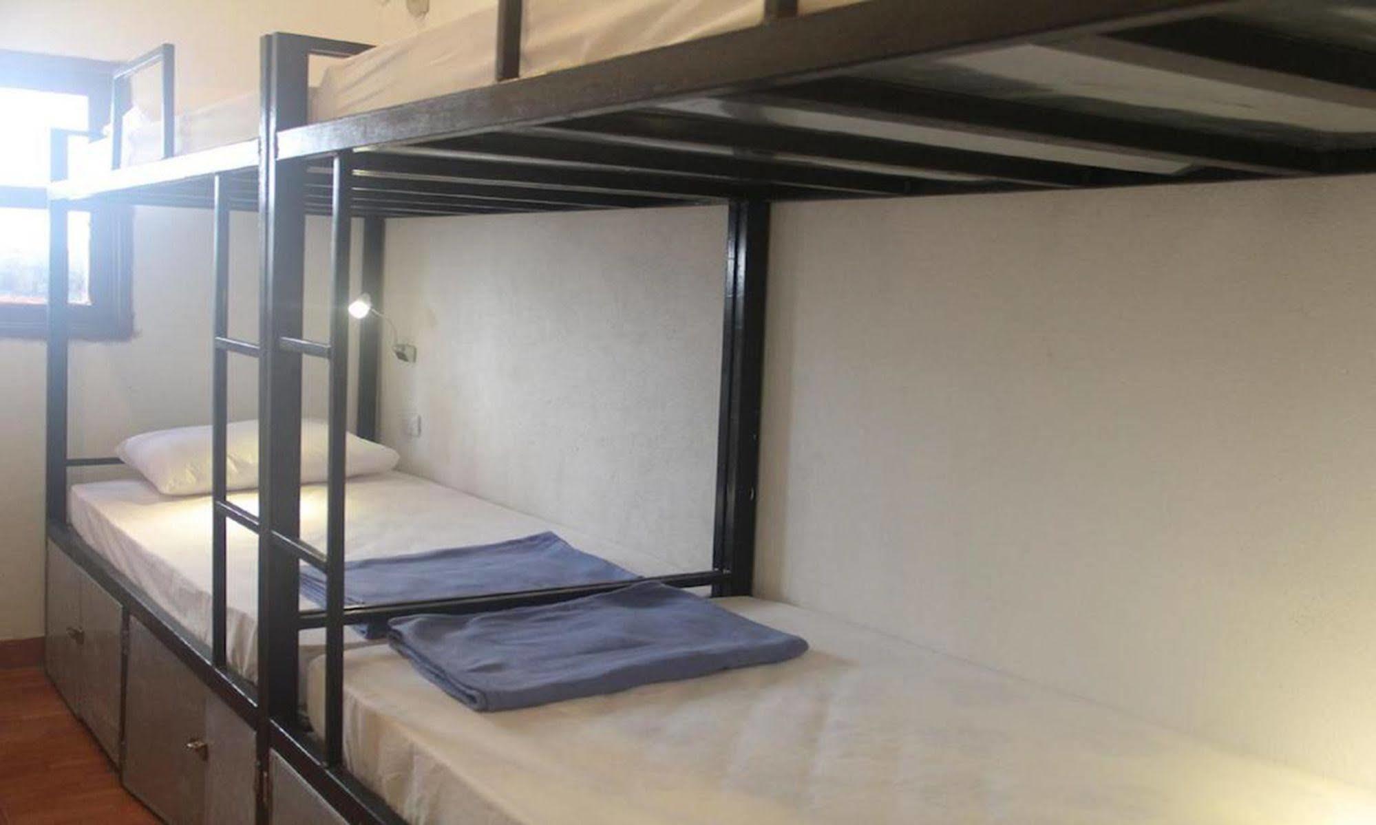 Lpq Backpackers Hostel Luang Prabang Luaran gambar