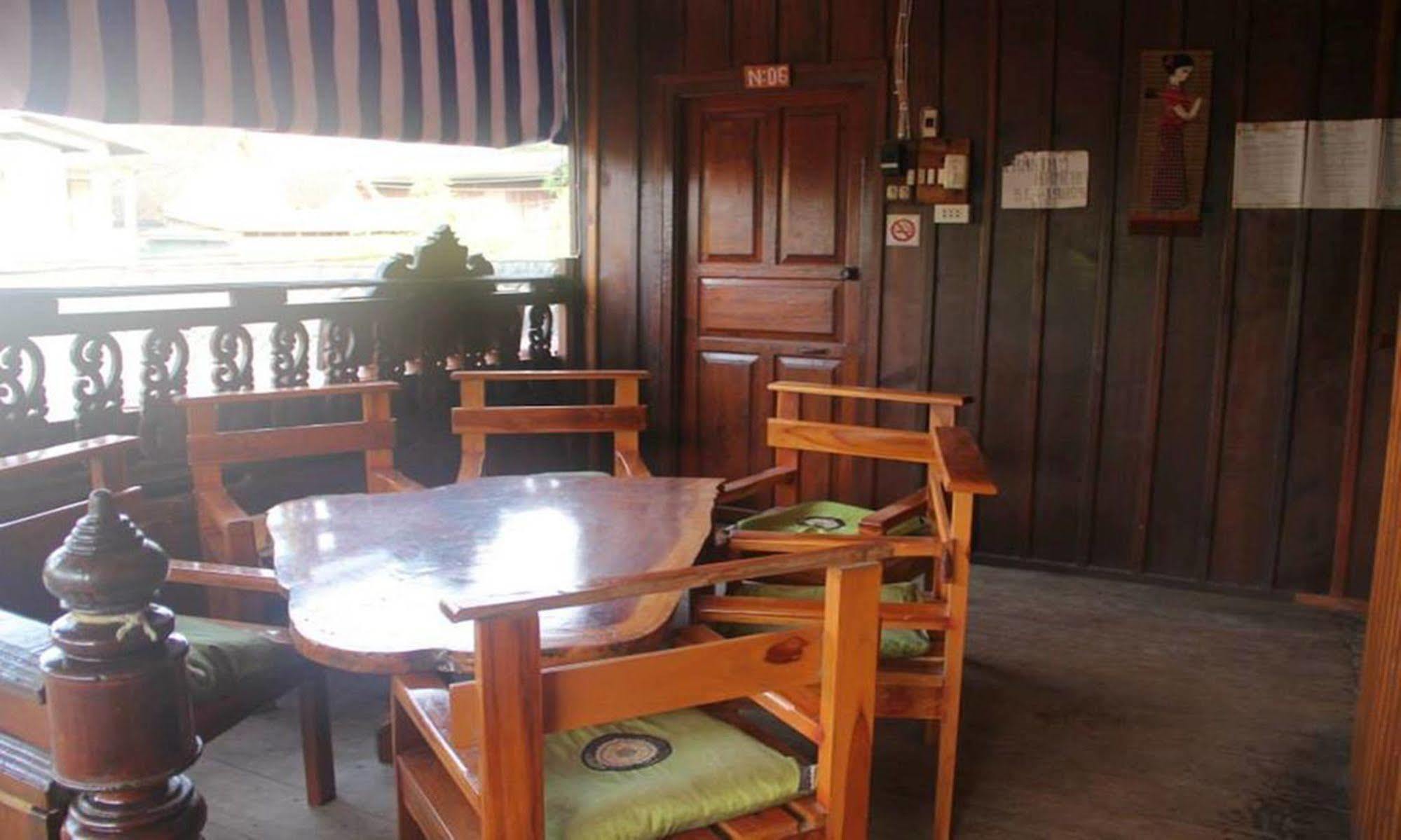 Lpq Backpackers Hostel Luang Prabang Luaran gambar