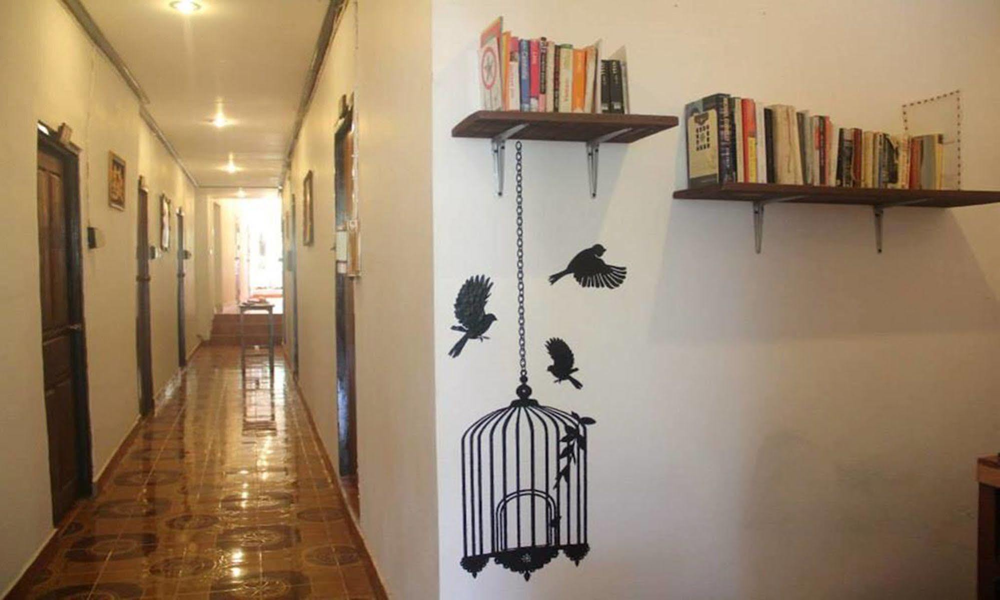 Lpq Backpackers Hostel Luang Prabang Luaran gambar