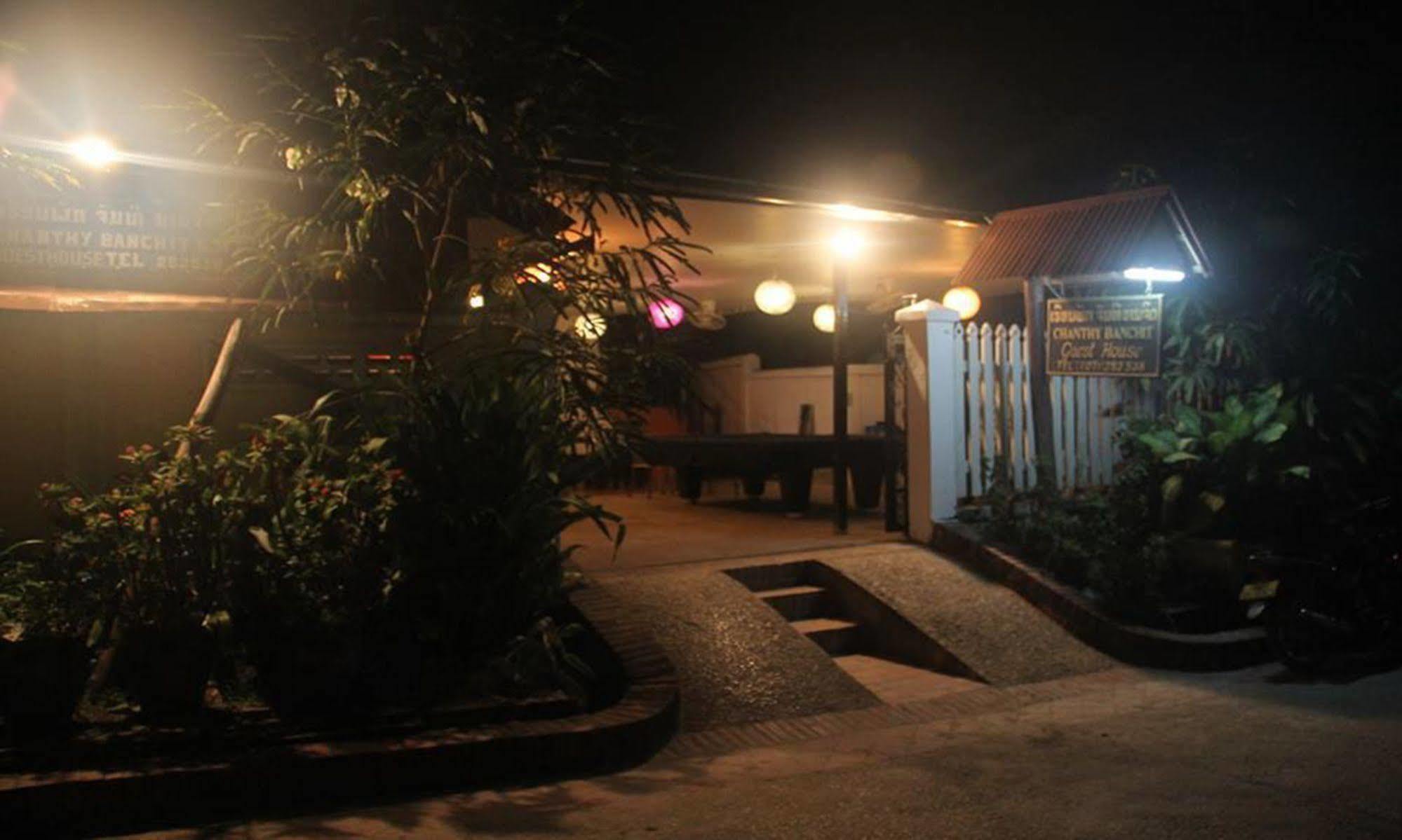 Lpq Backpackers Hostel Luang Prabang Luaran gambar